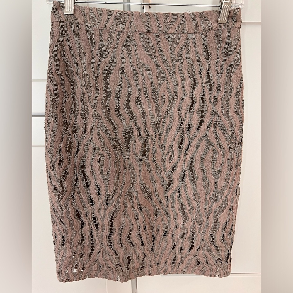 Marciano dark khaki, tan, mauve skirt size 6. Perfect condition never worn